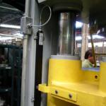 Inclusão de régua óptica no martelo, prensa ICM-330