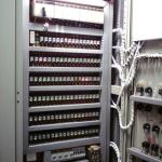 Detalhes Instalação CLP OMRON  Controle Siatema